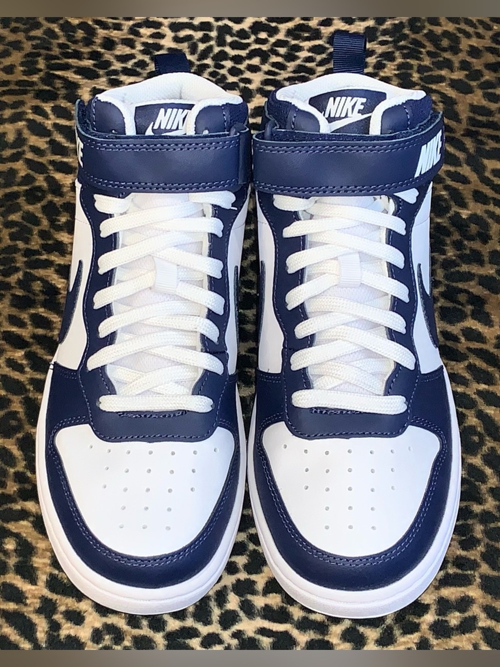 Nike - Picture 3 of 5